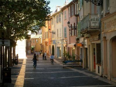 Excellent Studio Au Coeur Historique De Fréjus المظهر الخارجي الصورة